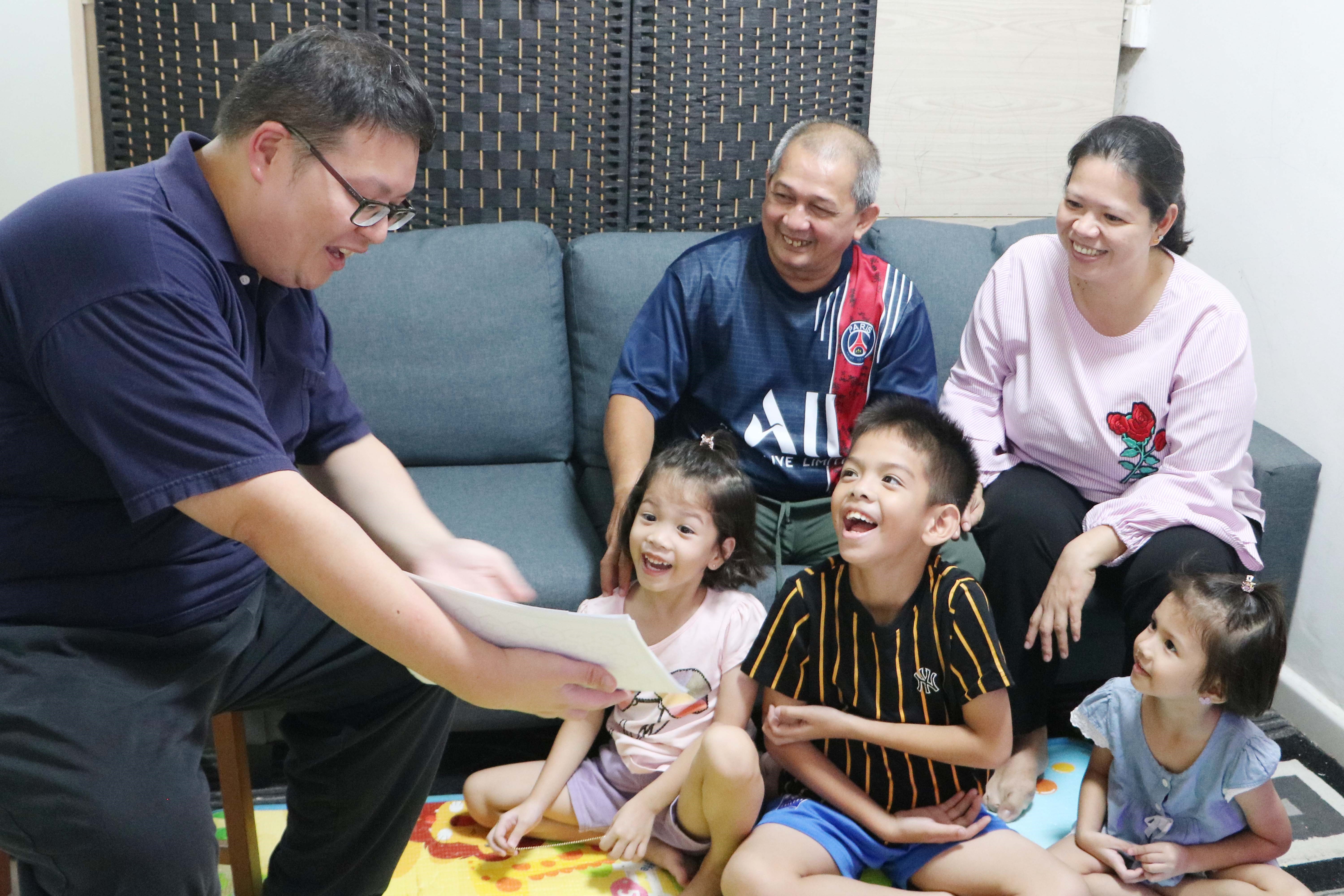ComLink+ volunteers with beneficiaries